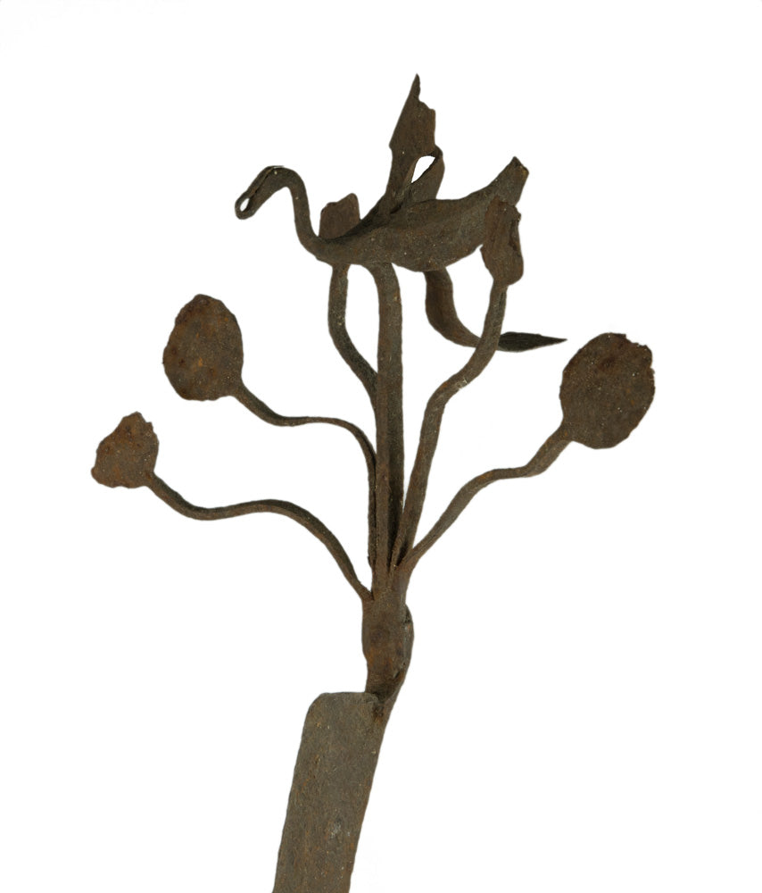 Coupe-Légumes Népalais Ancien en Fer – Motifs Oiseau et Végétation