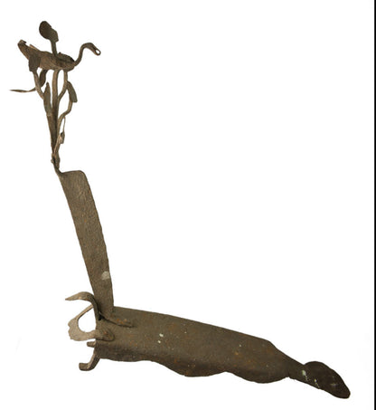 Coupe-Légumes Népalais Ancien en Fer – Motifs Oiseau et Végétation