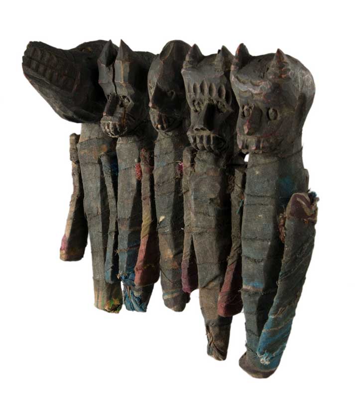 Poupée Zoomorphe Chamanique en Bois – Figure Tribale Tharu du Népal
