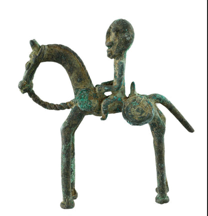 Figure Équestre Dogon – Cavalier sur son Cheval en Bronze du Mali