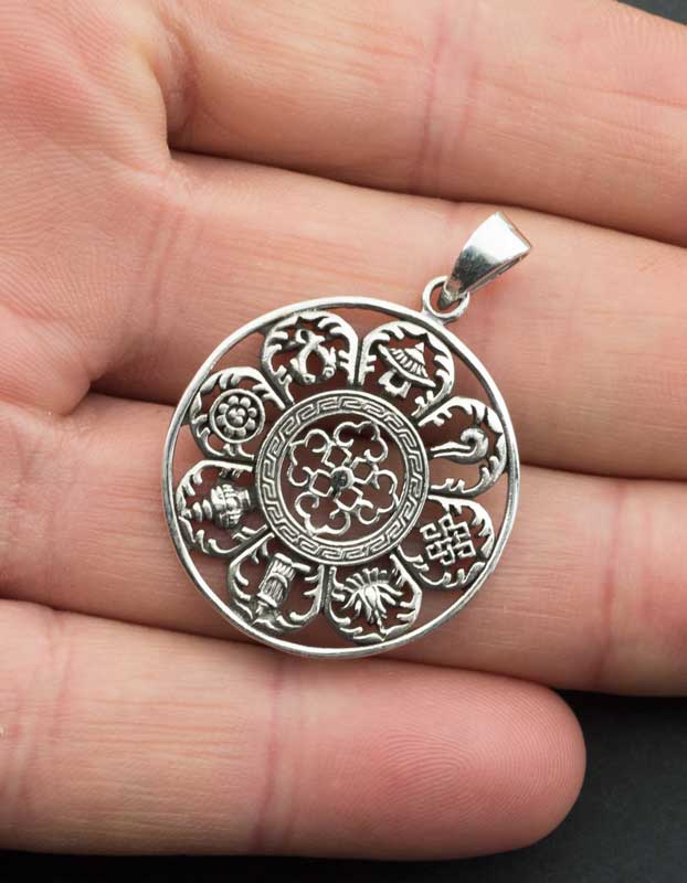 Pendentif Tibétain Astamangala – Symboles Auspicieux Bouddhistes en Argent Massif 925