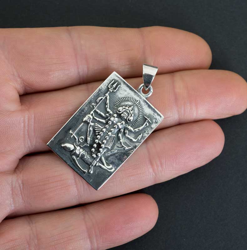 Pendentif Kali en Argent 925 – Artisanat Hindouiste