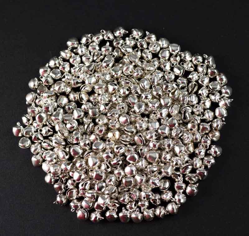 Lot de 50 ou 100 Mini Grelots en Métal Ø 10mm Argenté – Accessoires Créatifs Indiens