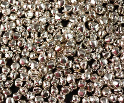 Lot de 50 ou 100 Mini Grelots en Métal Ø 10mm Argenté – Accessoires Créatifs Indiens