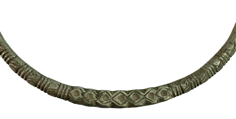 Collier Ethnique Hansuli Tharu – Ancienne Torque Décorative Du Népal