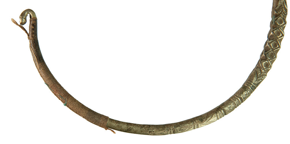 Collier Ethnique Hansuli Tharu – Ancienne Torque Décorative Du Népal
