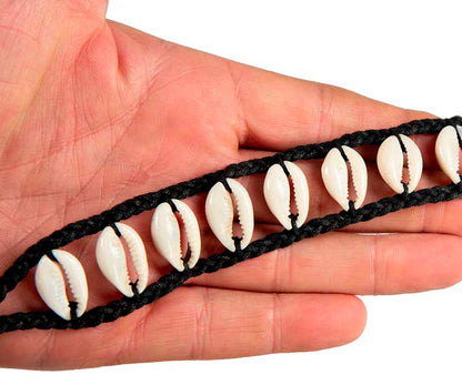 Collier ras de cou Cauri en coquillages Noir – Bijou ethnique artisanal