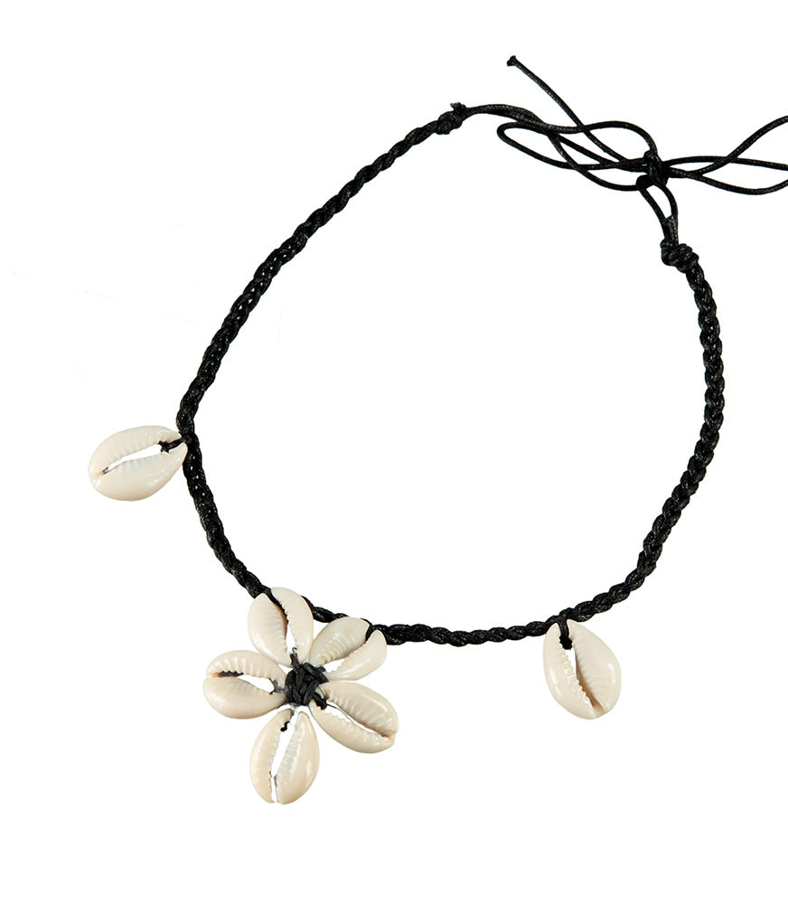 Collier ras de cou Cauri en coquillages motif Fleur – Bijou ethnique artisanal