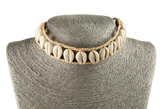 Collier ras de cou Cauri en coquillages Beige – Bijou ethnique artisanal