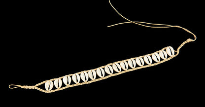 Collier ras de cou Cauri en coquillages Beige – Bijou ethnique artisanal