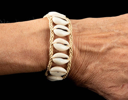 Bracelet Cauri en coquillages – Bijou ethnique artisanal
