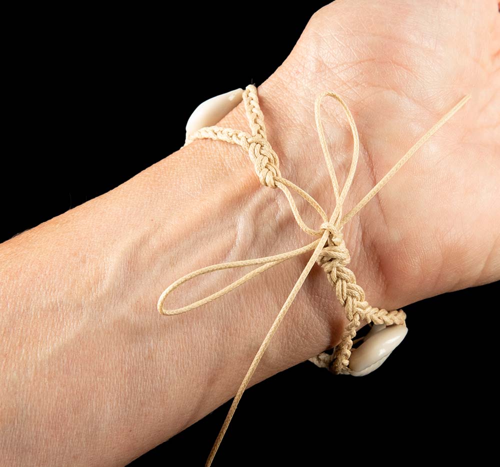 Bracelet Cauri en coquillages – Bijou ethnique artisanal