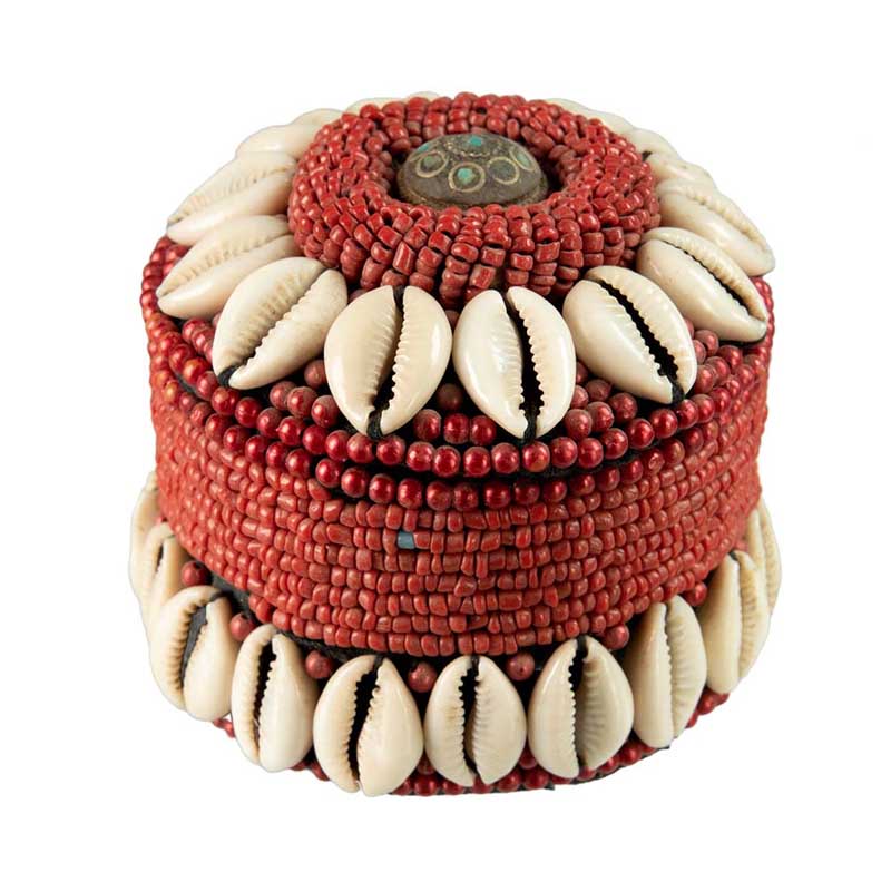 Boîte À Bijoux Tibétaine Avec Cauris Et Perles Rouges – Artisanat Traditionnel