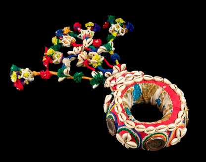 Anneau de tête avec cauris Ø 15,5 cm – accessoire traditionnel de portage népalais