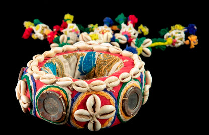 Anneau de tête avec cauris Ø 15,5 cm – accessoire traditionnel de portage népalais