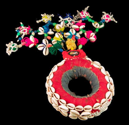 Anneau de tête avec cauris Ø 15,5 cm – accessoire traditionnel de portage népalais Newar