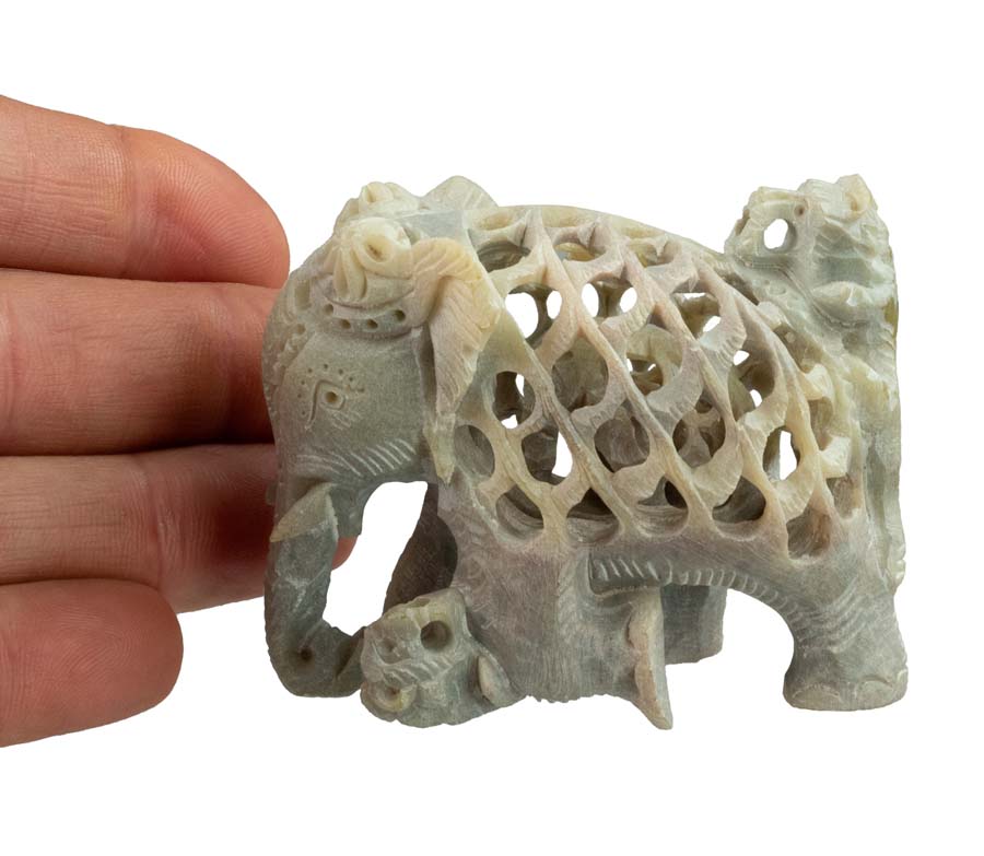 Statue Éléphant En Stéatite – Éléphant Attaqué Par Un Lion – Artisanat Indien