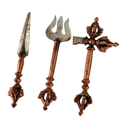 Ancien set de 13 outils et armes de cérémonie bouddhiste tantrique – collection rituelle rare (Népal)