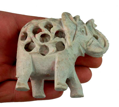 Statuette Éléphant Indien en Pierre – Trompe en l’Air