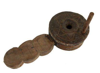 Ancien Moulin À Épices En Bois Sculpté – Artisanat Populaire Indien Et Népalais