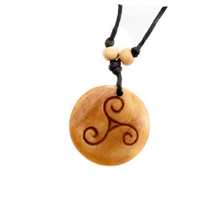 Collier Pendentif Celte Triskell Tribal En Corne De Yak - Artisanat Népalais