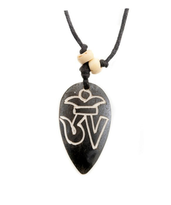 Collier Tibétain Ou Népalais Avec Pendentif Corne De Yak Om Le Son Sacré