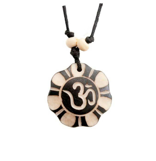 Collier Tibétain Ou Népalais Avec Pendentif Corne De Yak Om Le Son Sacré