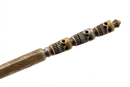 Khatvanga Tibétain en Fer Ciselé – Sceptre Rituel du Bouddhisme Tantrique