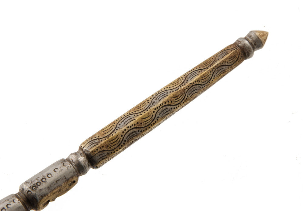 Khatvanga Tibétain en Fer Ciselé – Sceptre Rituel du Bouddhisme Tantrique