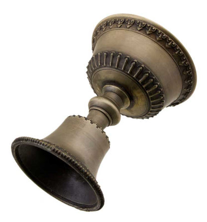 Lampe à beurre bouddhiste de monastère en bronze – Dipa pour offrande de lumière