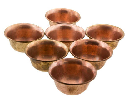 Set de 7 Bols d'Offrande Bouddhistes en Cuivre Ciselé Ø 9.8 cm – Artisanat Traditionnel du Népal