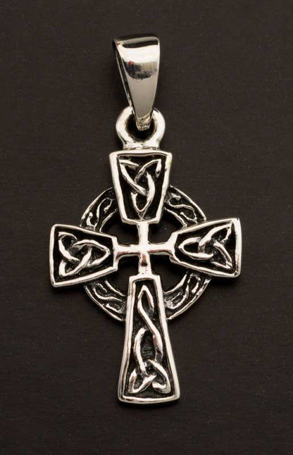 Pendentif croix celtique crucifix irlandais en argent 925 – Bijou ethnique symbolique artisanal