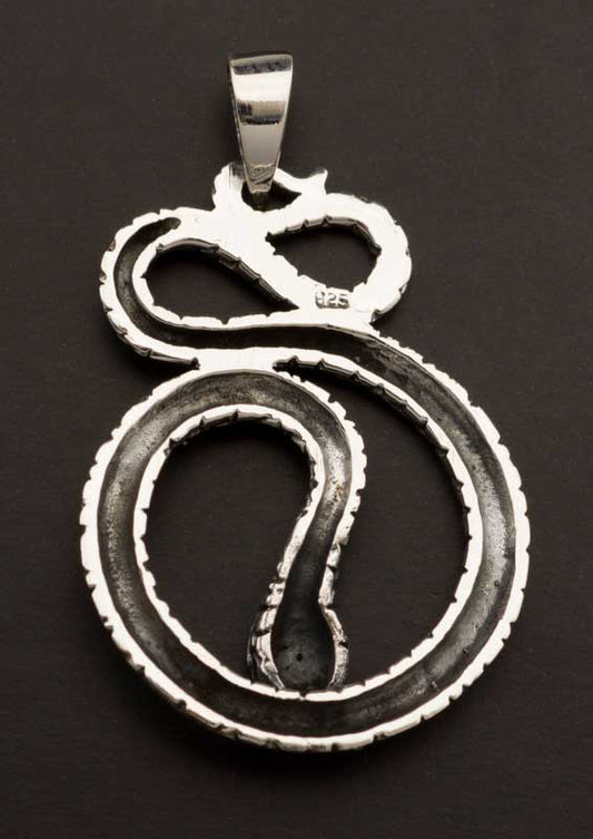 Pendentif tibétain serpent cobra en argent massif 925 – Bijou protecteur artisanal