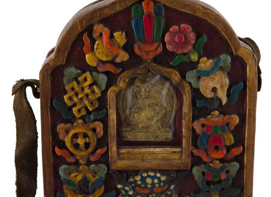 Ghau tibétain – autel votif de voyage Gourou Rinpoché en bois sculpté