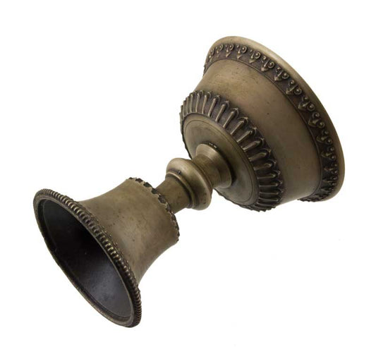 Lampe à beurre bouddhiste de monastère en bronze – Dipa pour offrande de lumière