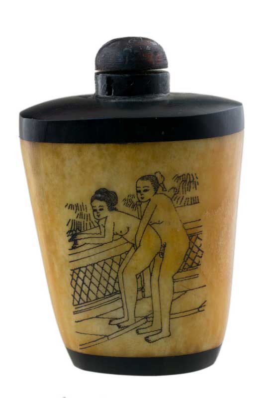 Tabatière Chinoise Kamasutra En Os de Bœuf – Flacon à Tabac à Priser Artisanal