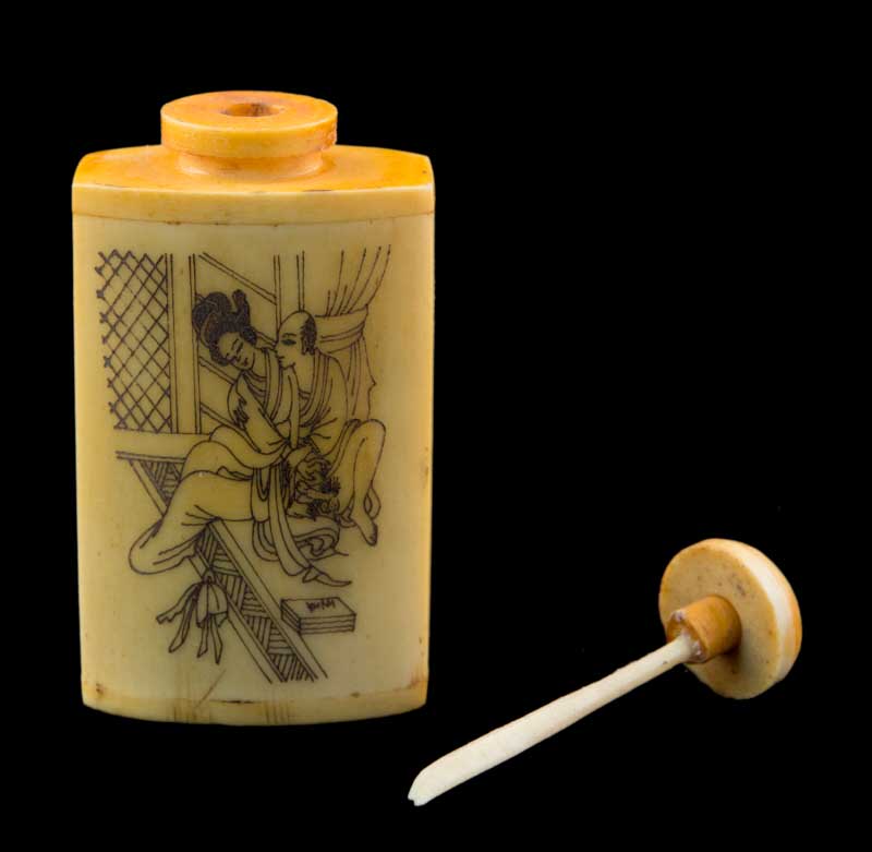Tabatière Chinoise Kamasutra En Os de Bœuf – Flacon à Tabac à Priser Artisanal