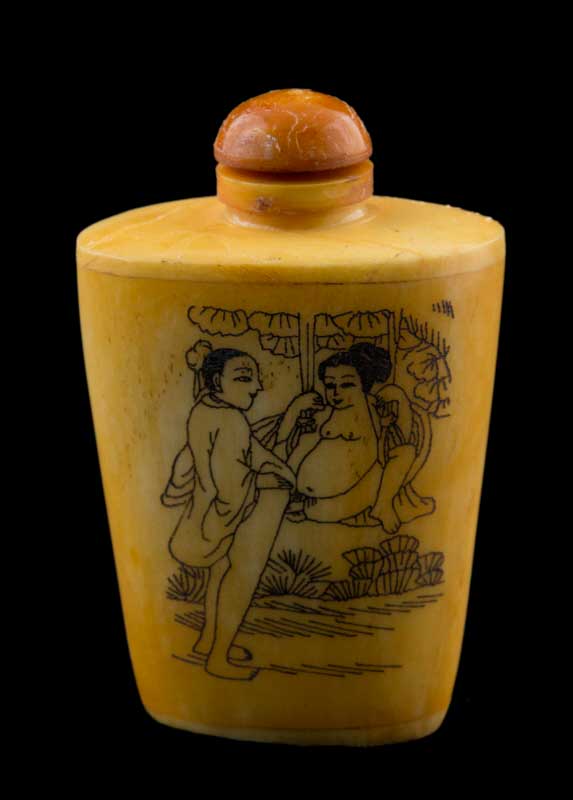 Tabatière Chinoise Kamasutra En Os de Bœuf – Flacon à Tabac à Priser Artisanal
