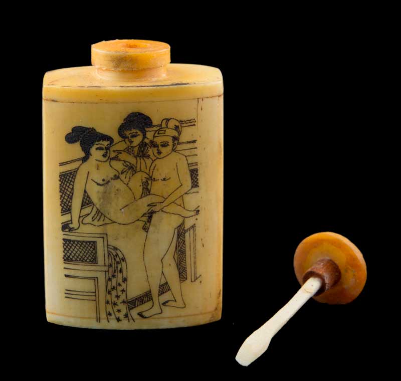 Tabatière Chinoise Kamasutra En Os de Bœuf – Flacon à Tabac à Priser Artisanal