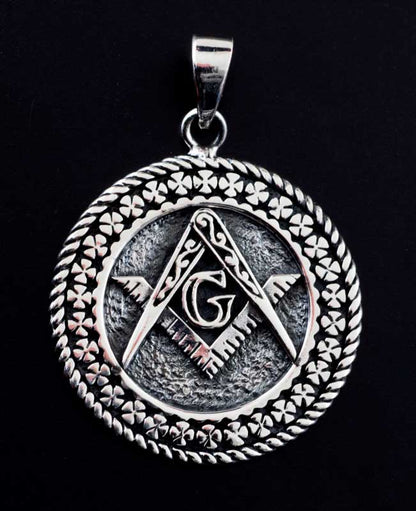 Pendentif Maçonnique en Argent 925 – Essence de Fraternité et Géométrie Sacrée
