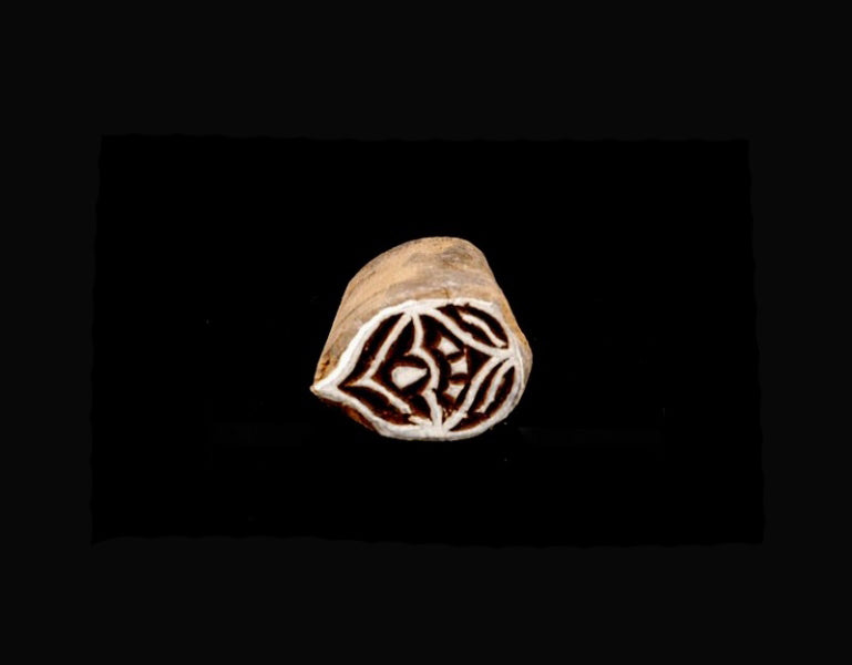 Tampon Encreur En Bois Sculpté – Motif Fleur Mandala