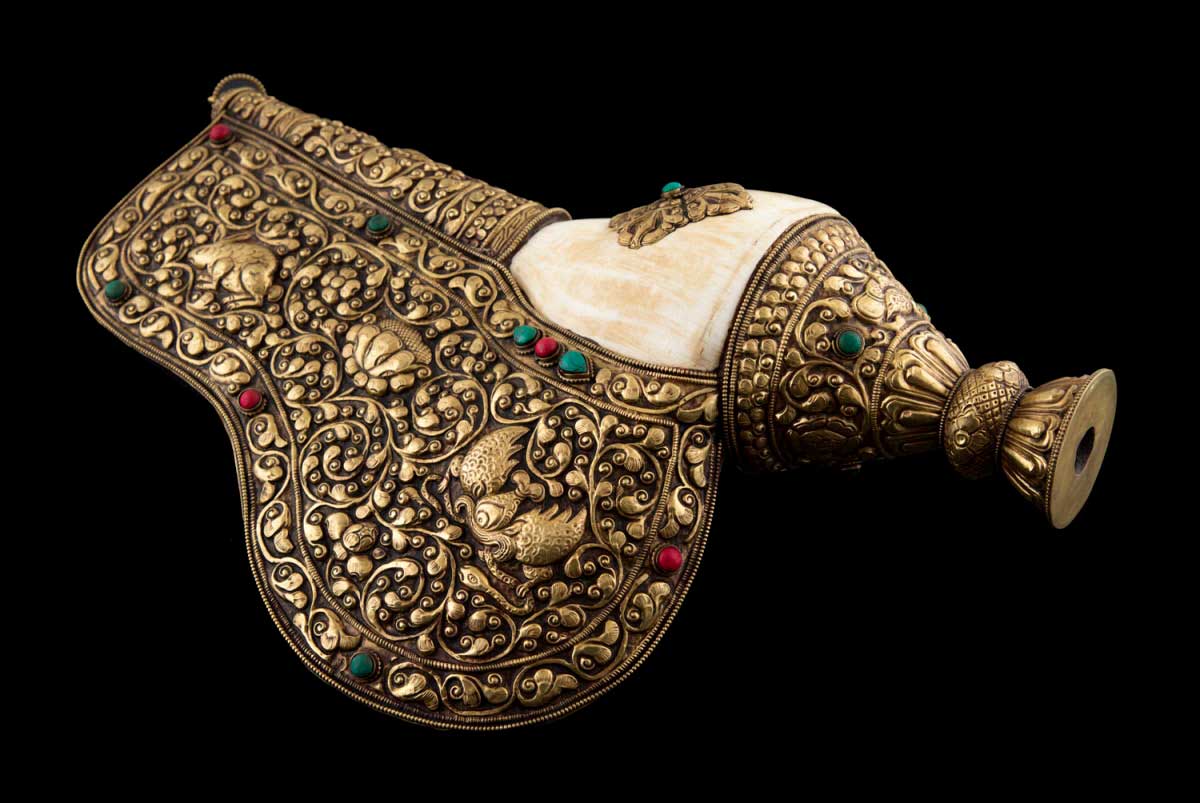Grande Conque Bouddhiste Tibétaine Shanka – Coquillage Orné en Métal du Népal