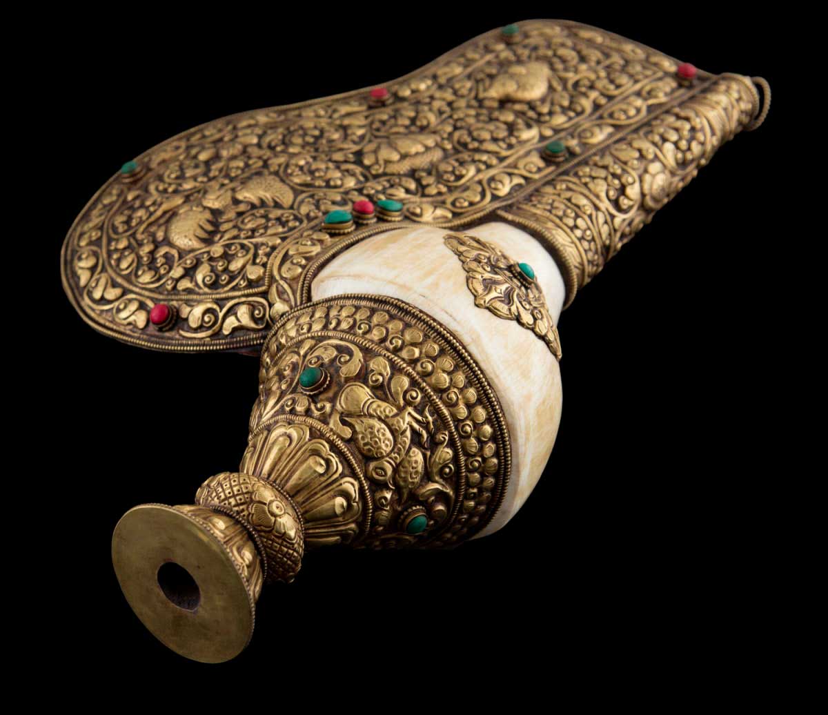 Grande Conque Bouddhiste Tibétaine Shanka – Coquillage Orné en Métal du Népal