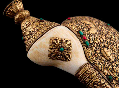 Grande Conque Bouddhiste Tibétaine Shanka – Coquillage Orné en Métal du Népal