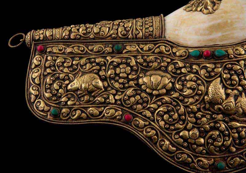Grande Conque Bouddhiste Tibétaine Shanka – Coquillage Orné en Métal du Népal