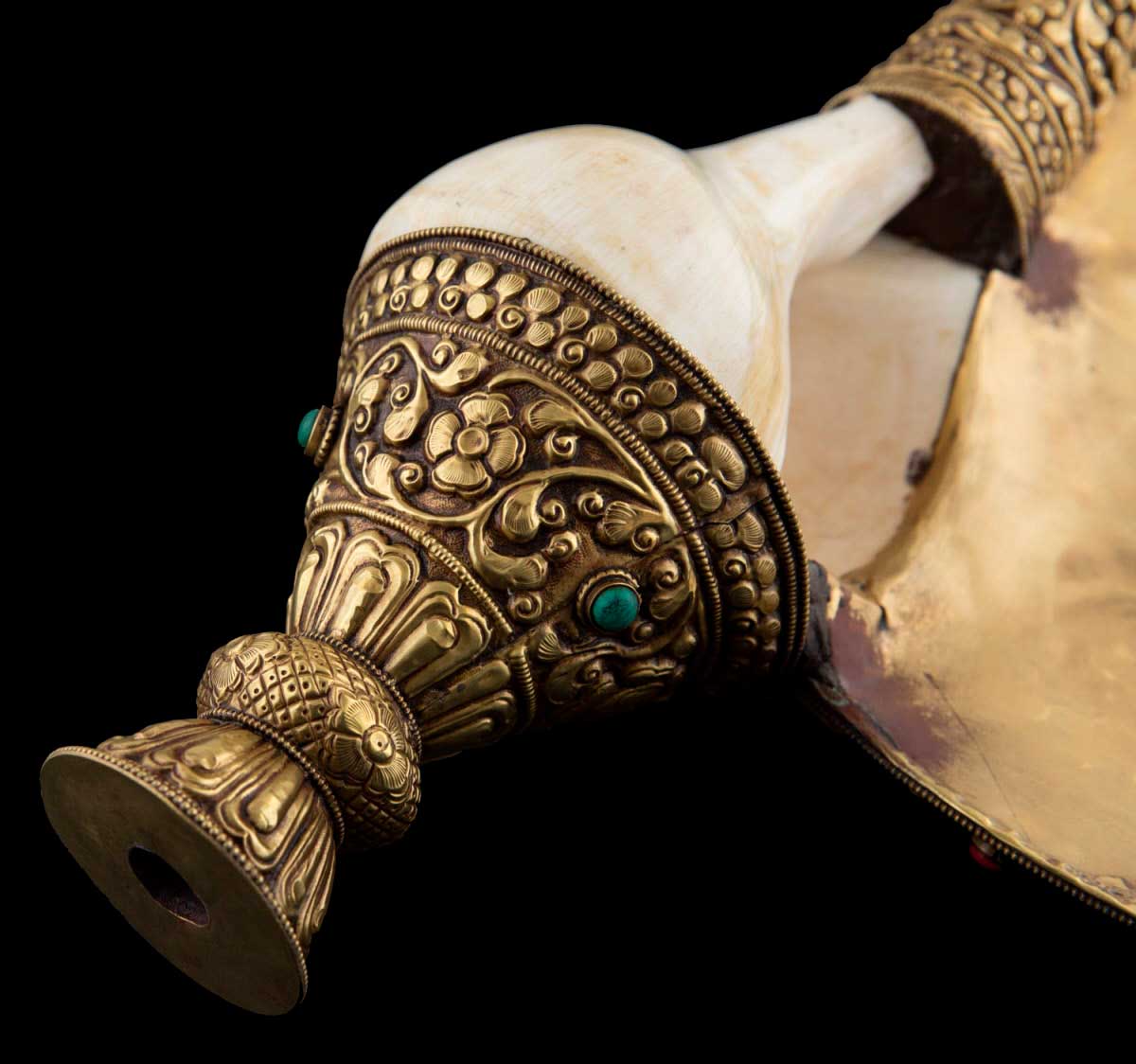 Grande Conque Bouddhiste Tibétaine Shanka – Coquillage Orné en Métal du Népal
