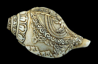 Conque Bouddhiste Tibétaine Avalokiteshvara Shanka – Coquillage Sculpté Artisanal du Népal