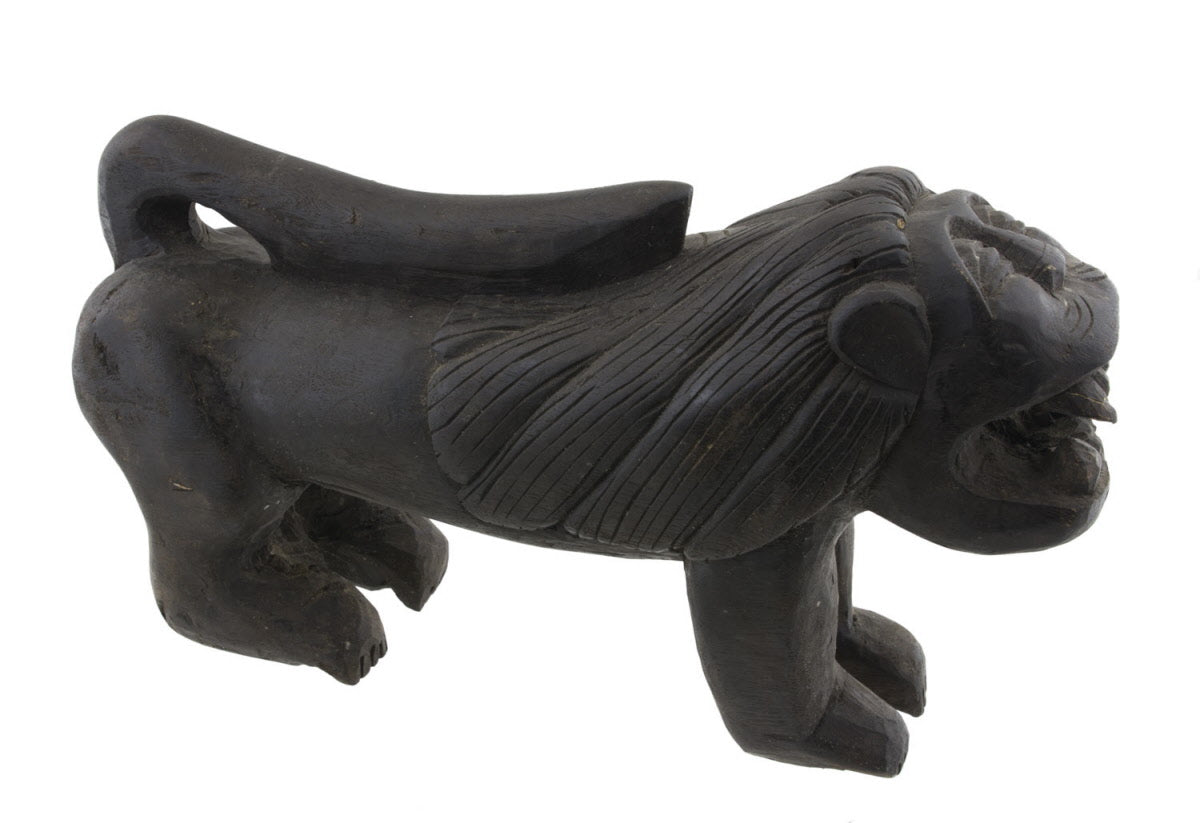 Couple de Lions Gardiens du Temple – Sculptures Antiques Boudhistes du Népal