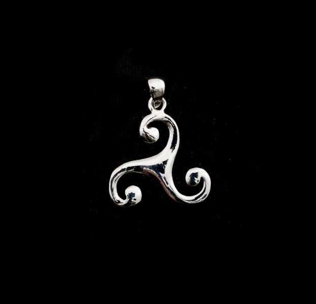 Pendentif triskel en argent 925 – Symbole celtique du mouvement et de l’équilibre