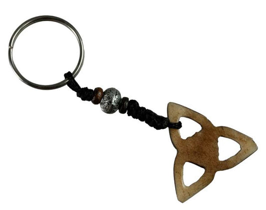 Porte-Clés Triquetra Artisanal en Os de Bovin – Artisanat du Népal